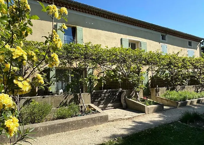 Clos De La Noria 아파트 *