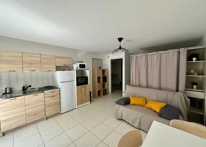 Clos De La Noria 아파트