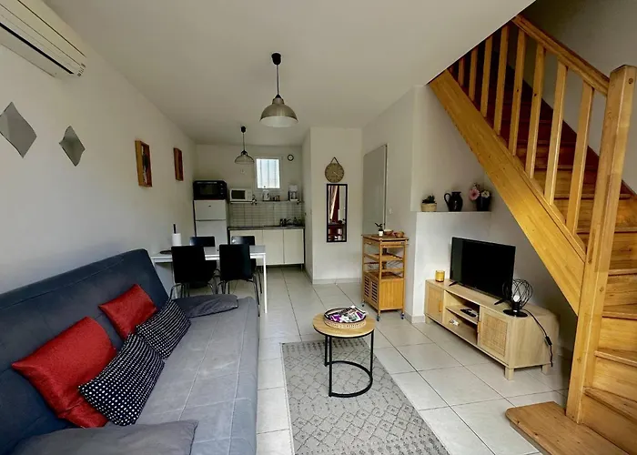 Clos De La Noria 아파트